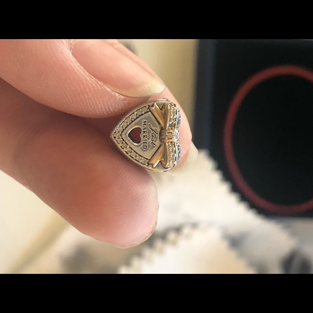 Pandora authentic 100%, Just Married